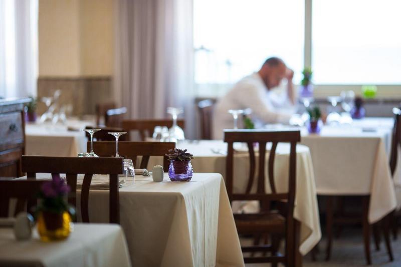 Hotel Villa Ambra Orbetello Bagian luar foto