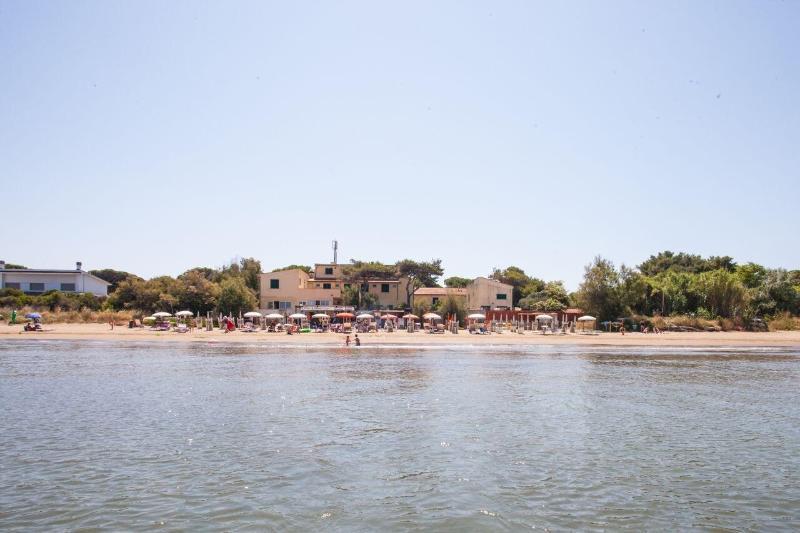 Hotel Villa Ambra Orbetello Bagian luar foto
