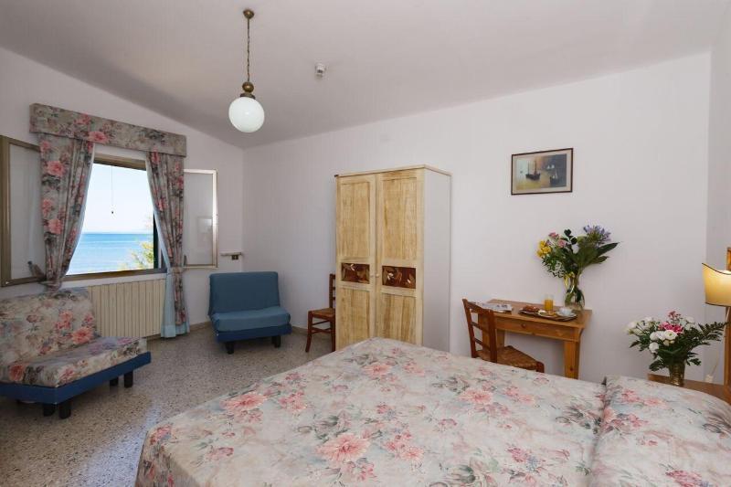 Hotel Villa Ambra Orbetello Bagian luar foto