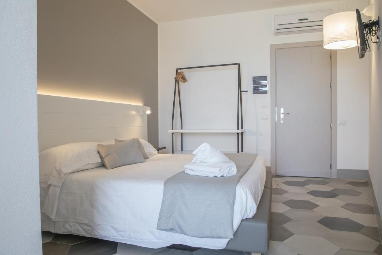 Hotel Villa Ambra Orbetello Bagian luar foto