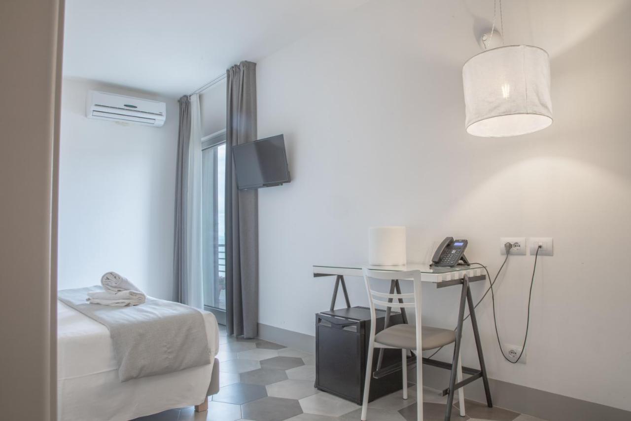 Hotel Villa Ambra Orbetello Bagian luar foto