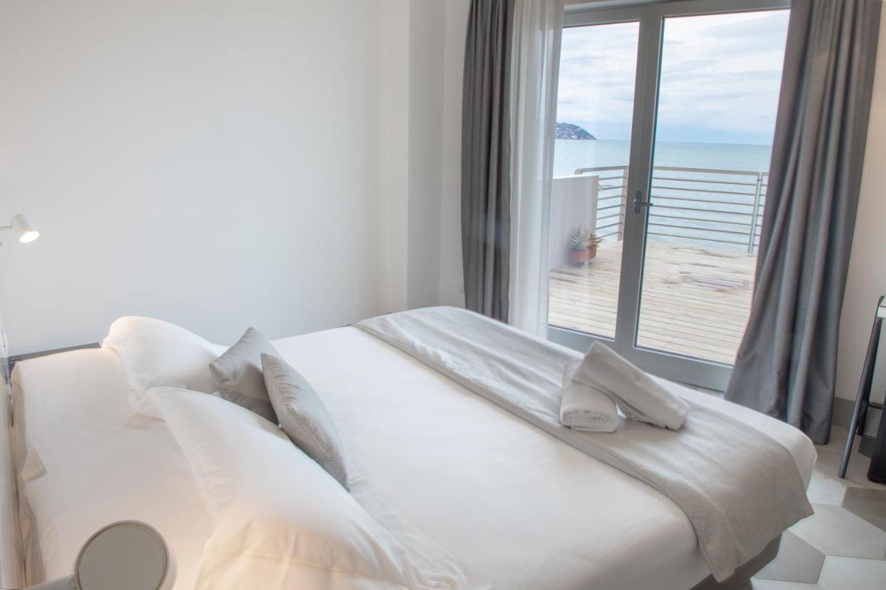 Hotel Villa Ambra Orbetello Bagian luar foto