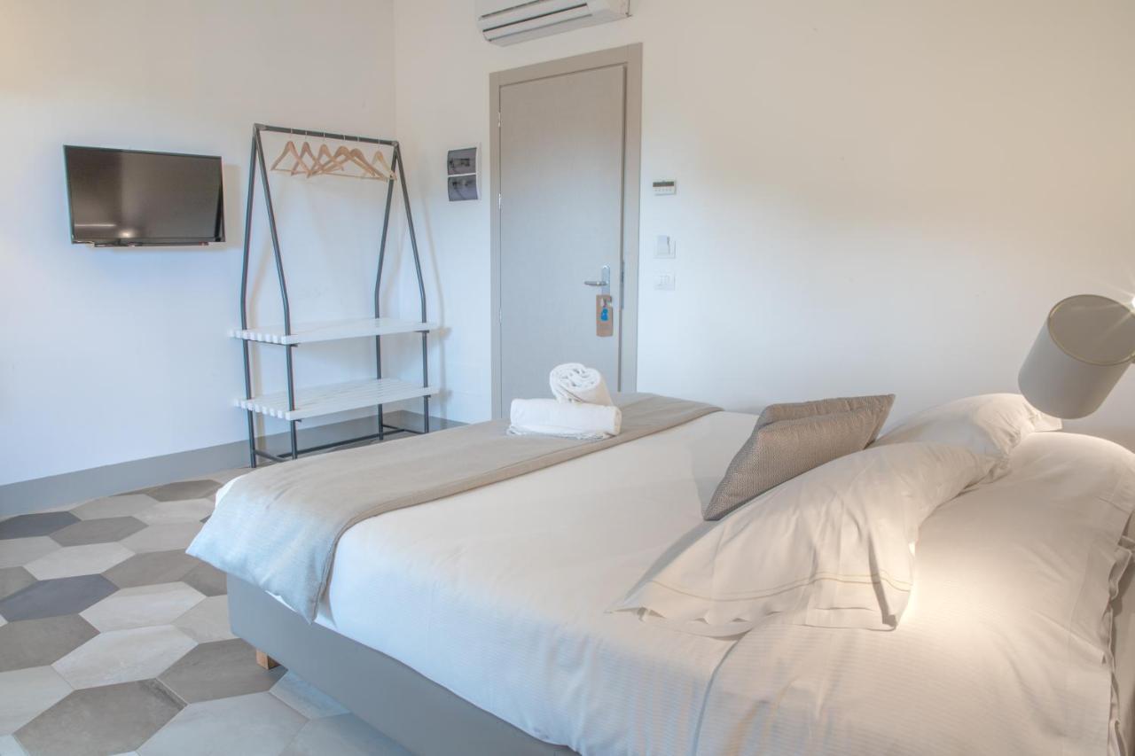 Hotel Villa Ambra Orbetello Bagian luar foto