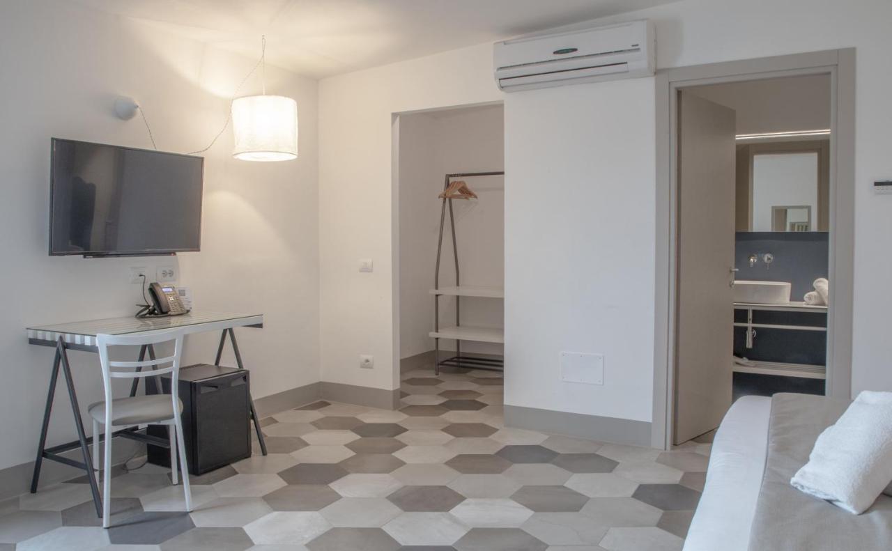 Hotel Villa Ambra Orbetello Bagian luar foto